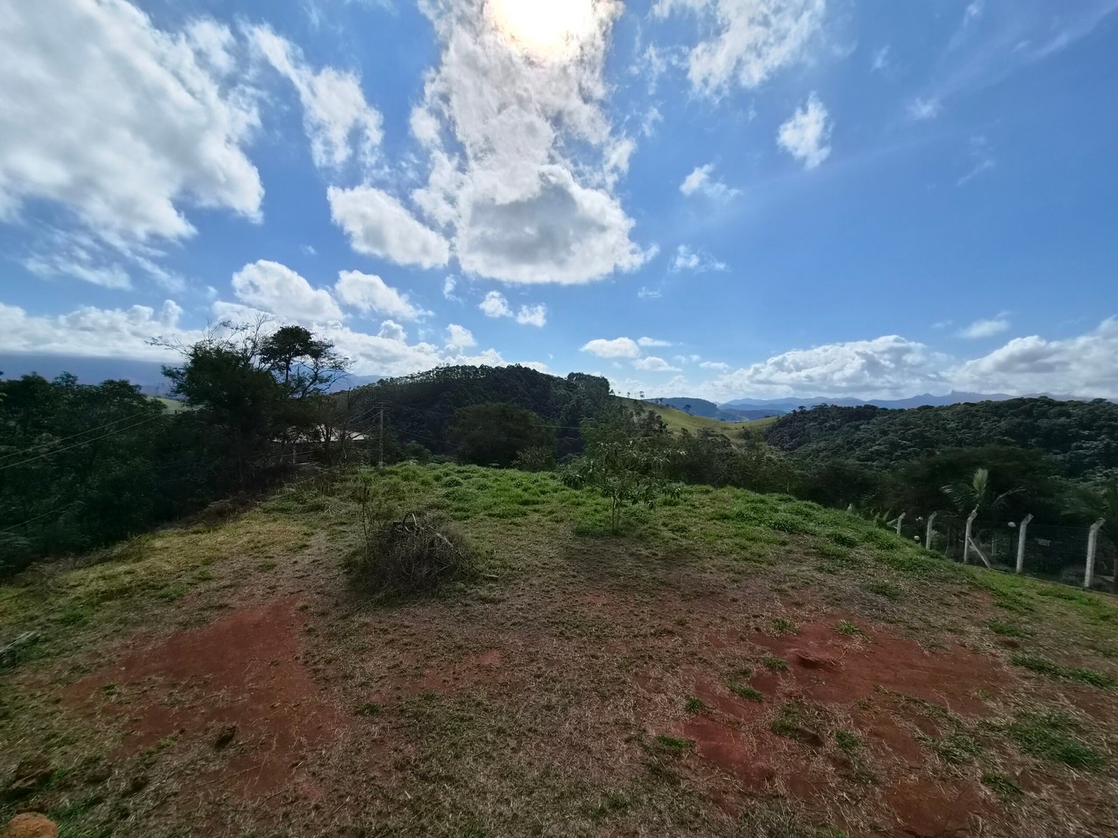 Lote à Venda em Santo Antônio do Pinhal com 1.912m² e Vista para a Pedra do Baú