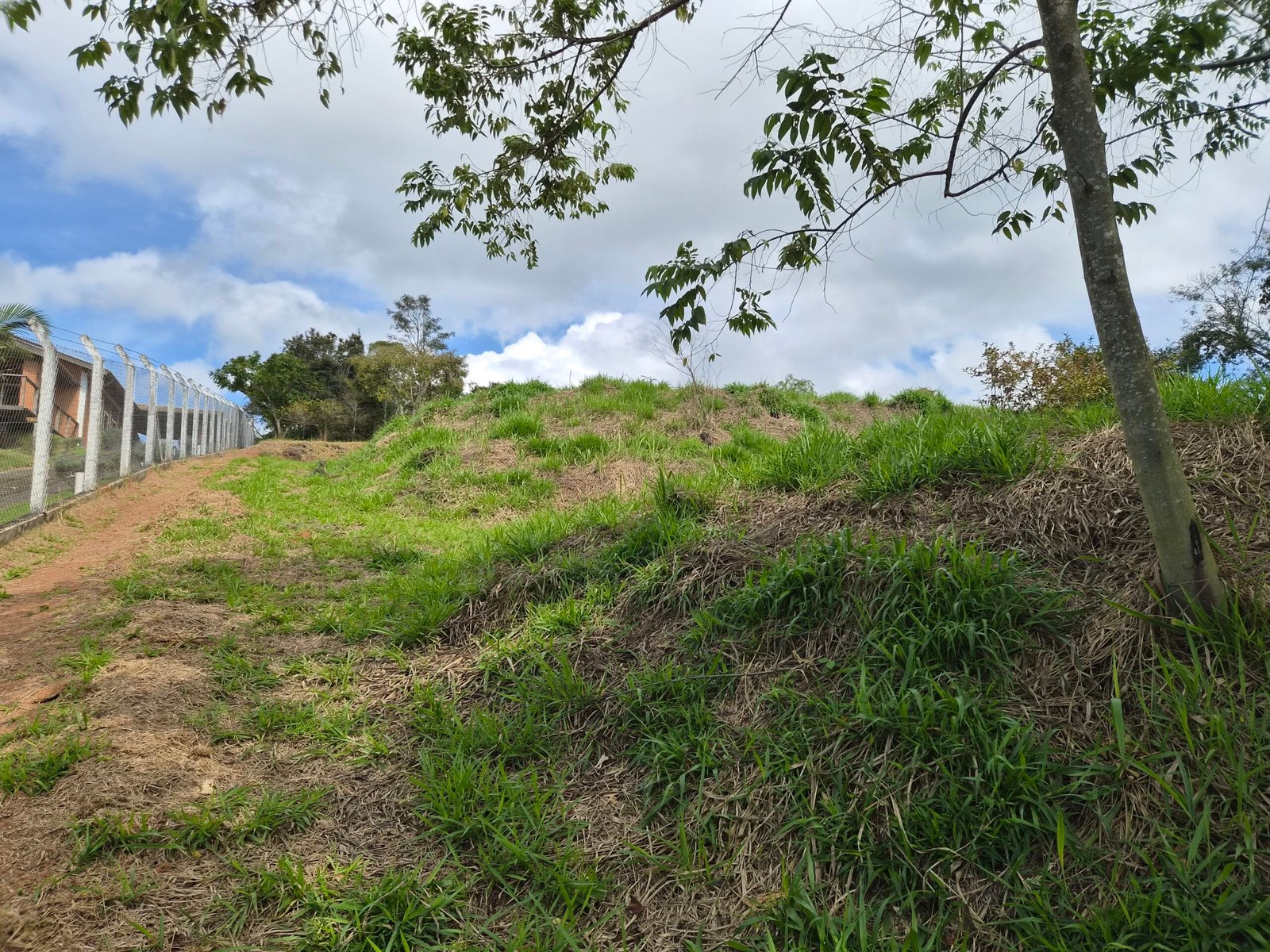 Lote à Venda em Santo Antônio do Pinhal com 1.912m² e Vista para a Pedra do Baú